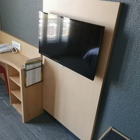 Ibis Gare Matabiau מלון 3*